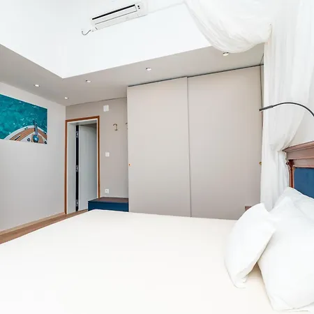 Apartment Captain's Escape - View